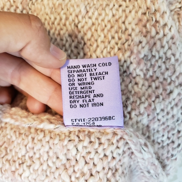 NWT Michelle Nicole Cable Knit Oversized sweater - Picture 13 of 13